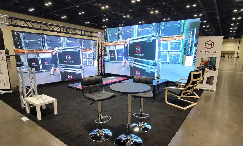 Mirackle LED video wall at a trade show stand