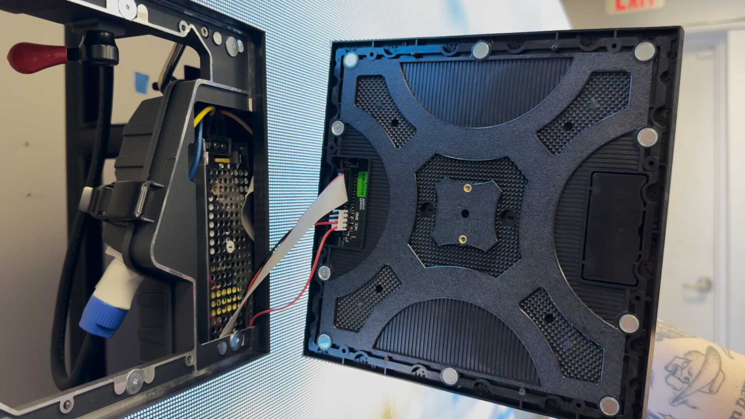 Manufacturing LED Walls That Last: Durability & Serviceability Insights